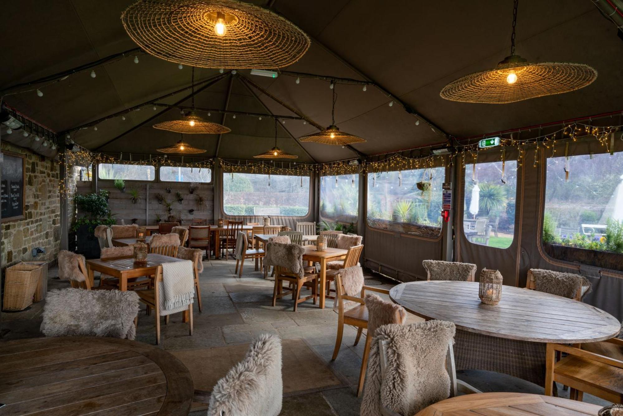 The Welldiggers Arms Bed & Breakfast Петуърт Екстериор снимка