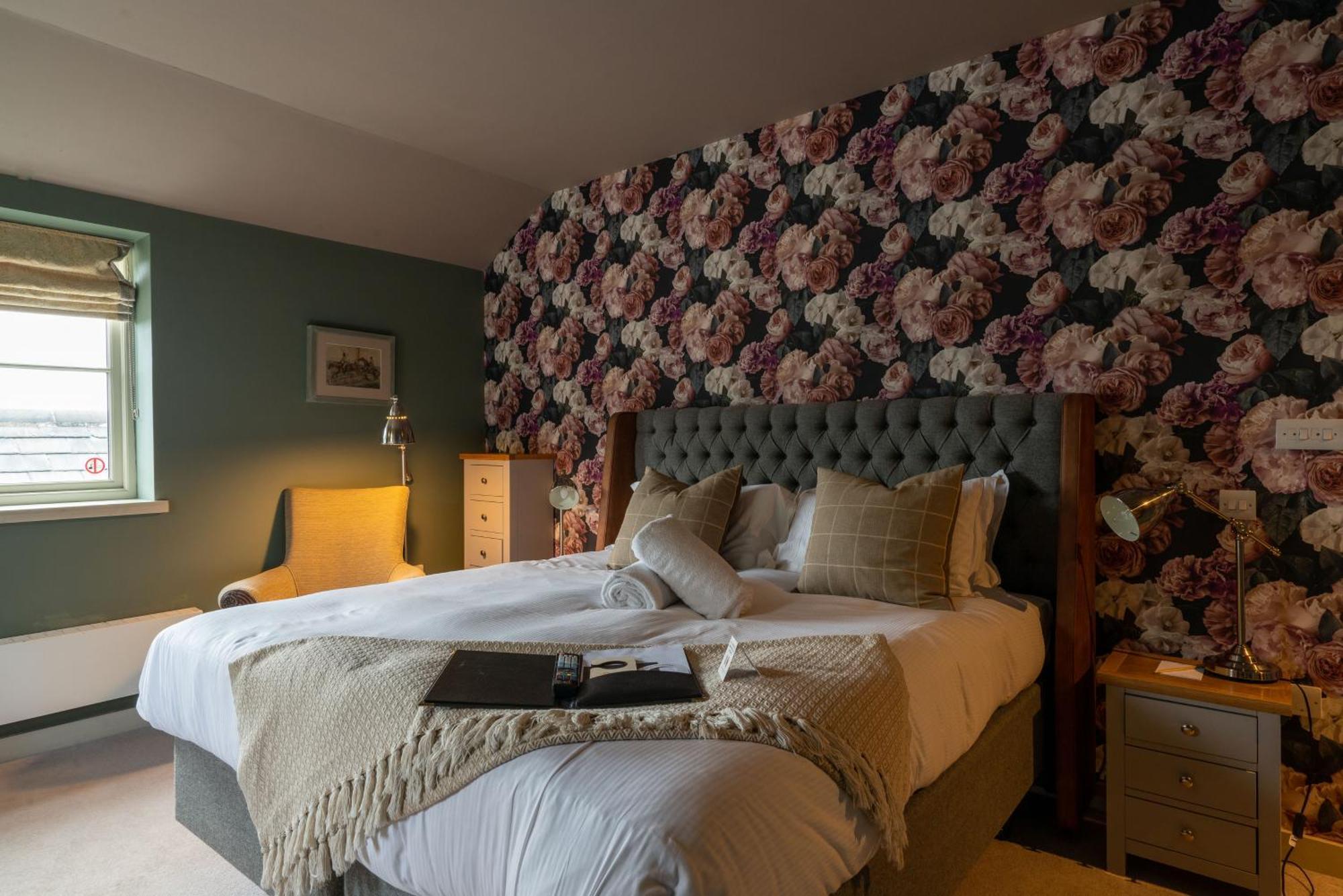 The Welldiggers Arms Bed & Breakfast Петуърт Екстериор снимка