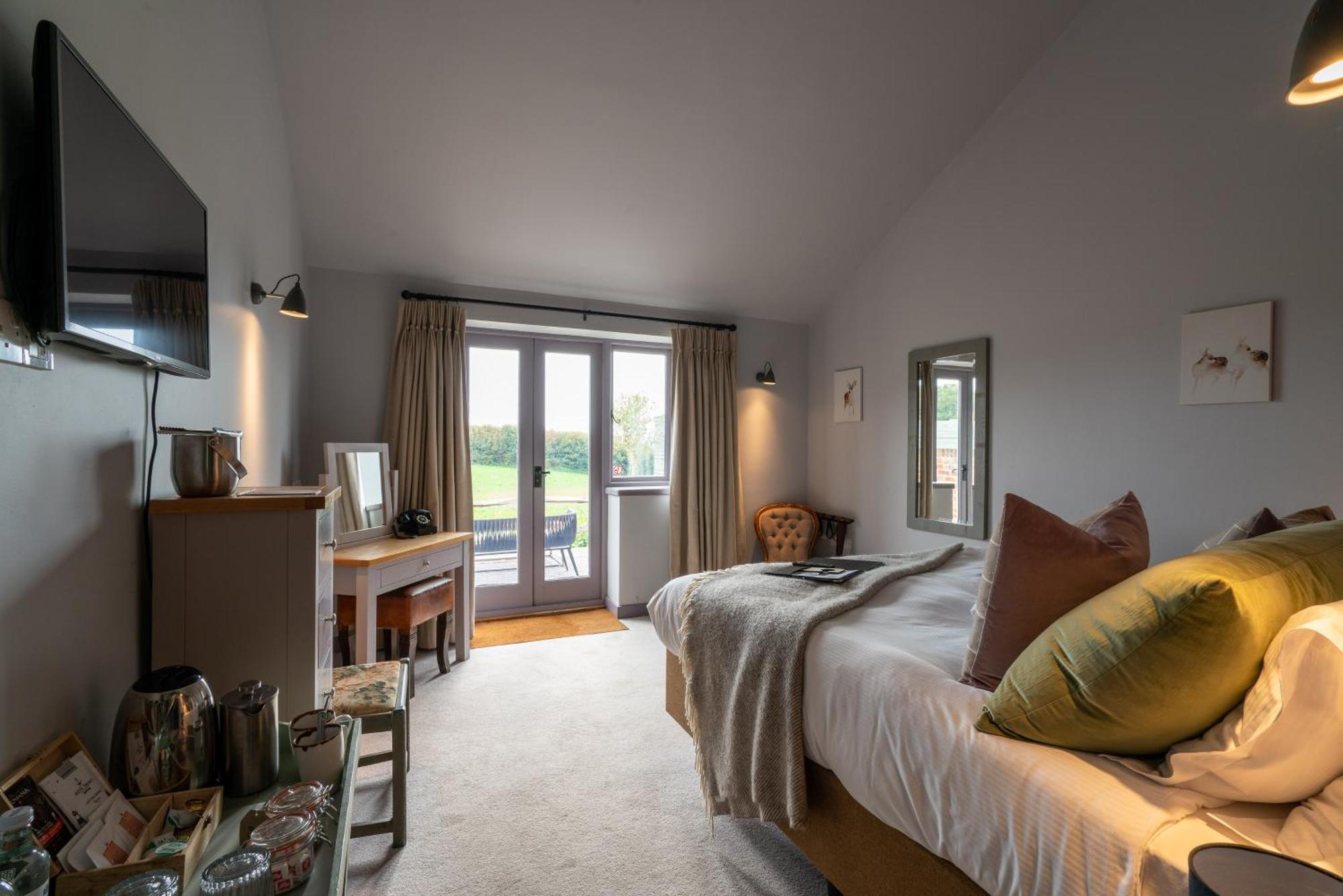 The Welldiggers Arms Bed & Breakfast Петуърт Екстериор снимка