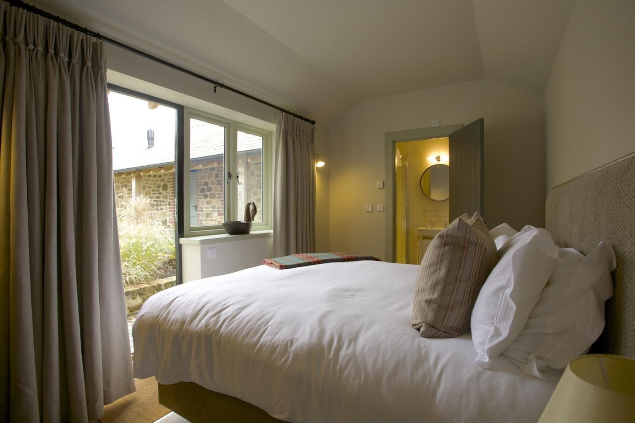 The Welldiggers Arms Bed & Breakfast Петуърт Екстериор снимка
