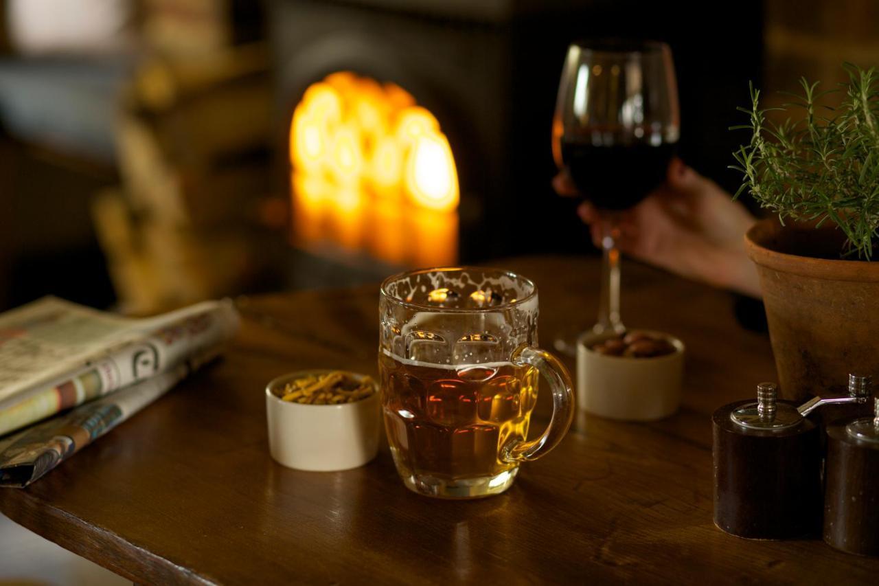 The Welldiggers Arms Bed & Breakfast Петуърт Екстериор снимка